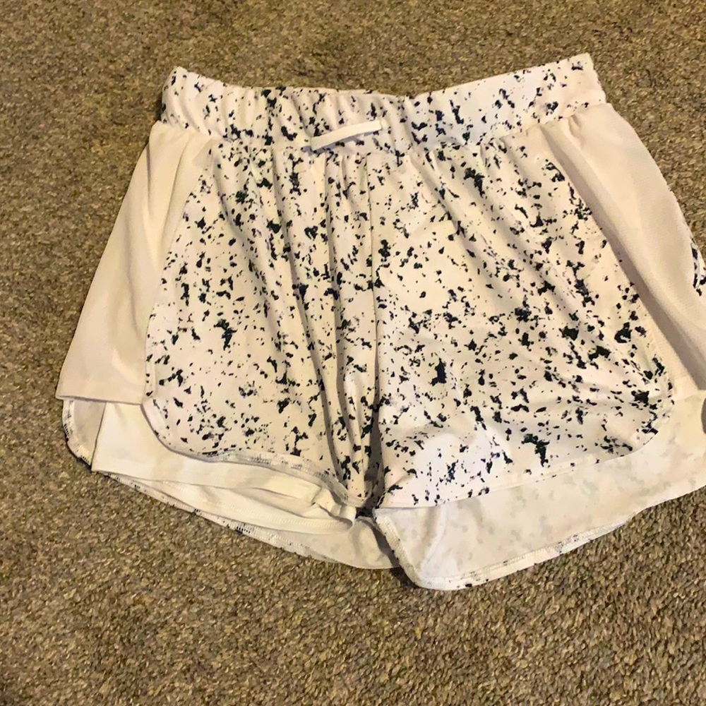 Women’s athletic shorts size small.